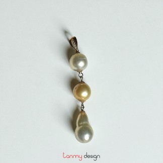 18k gold 3- pearl pendant with diamonds